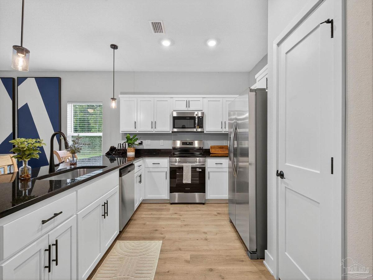 MLS #683706 image #0