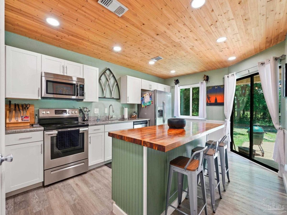 MLS #685950 image #0
